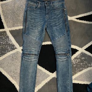 FashionNova Mens Ripped Slim Taper Jeans- Medium Wash